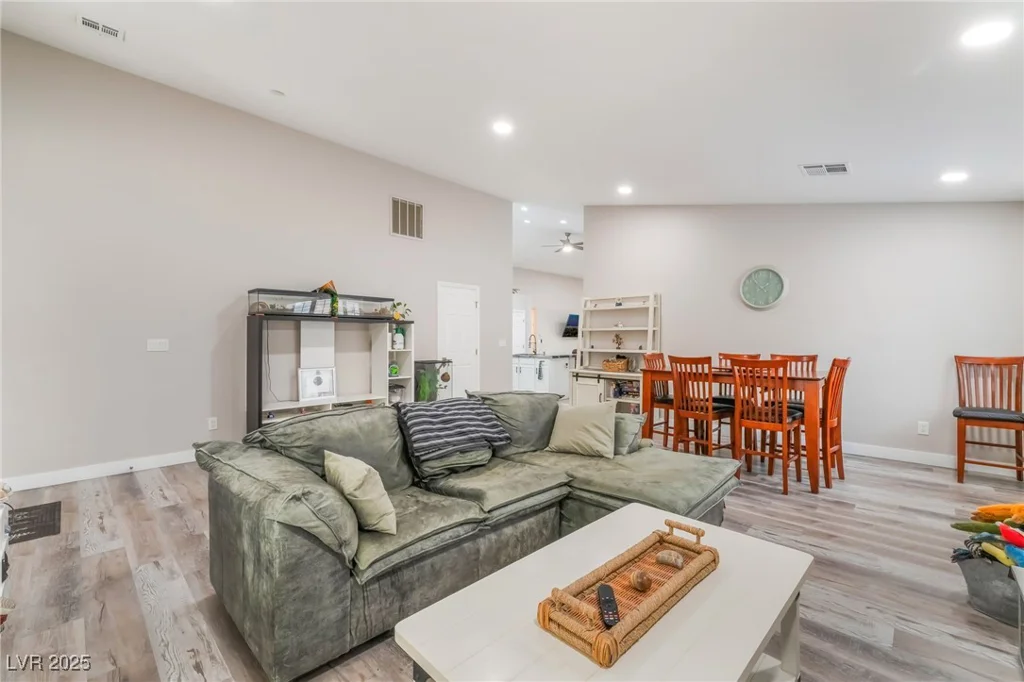 7058 Painted Paradise, Las Vegas, NV 89131