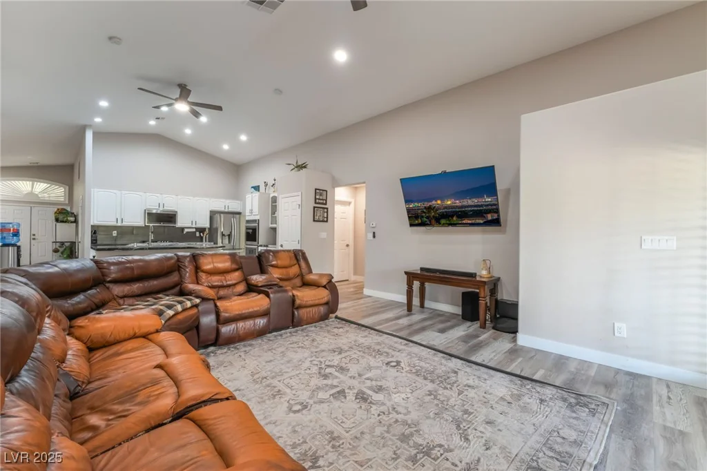 7058 Painted Paradise, Las Vegas, NV 89131