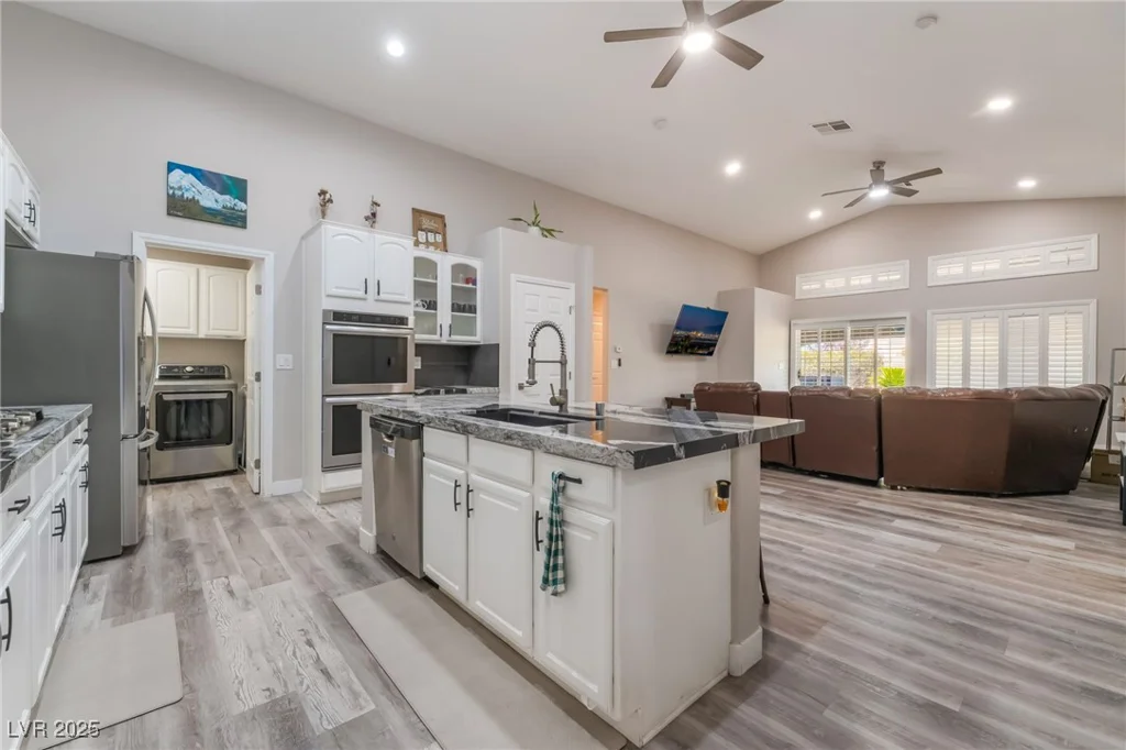 7058 Painted Paradise, Las Vegas, NV 89131