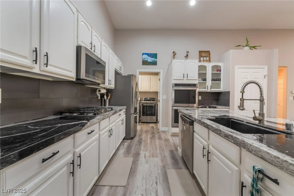 7058 Painted Paradise, Las Vegas, NV 89131