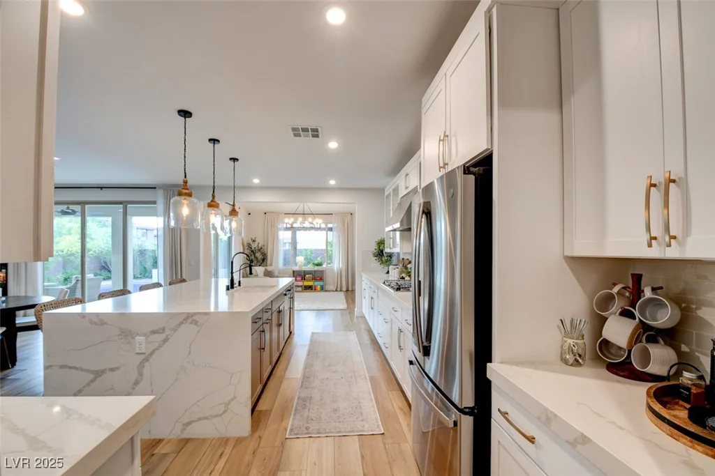 9702 Starlight Ridge, Las Vegas, NV 89148