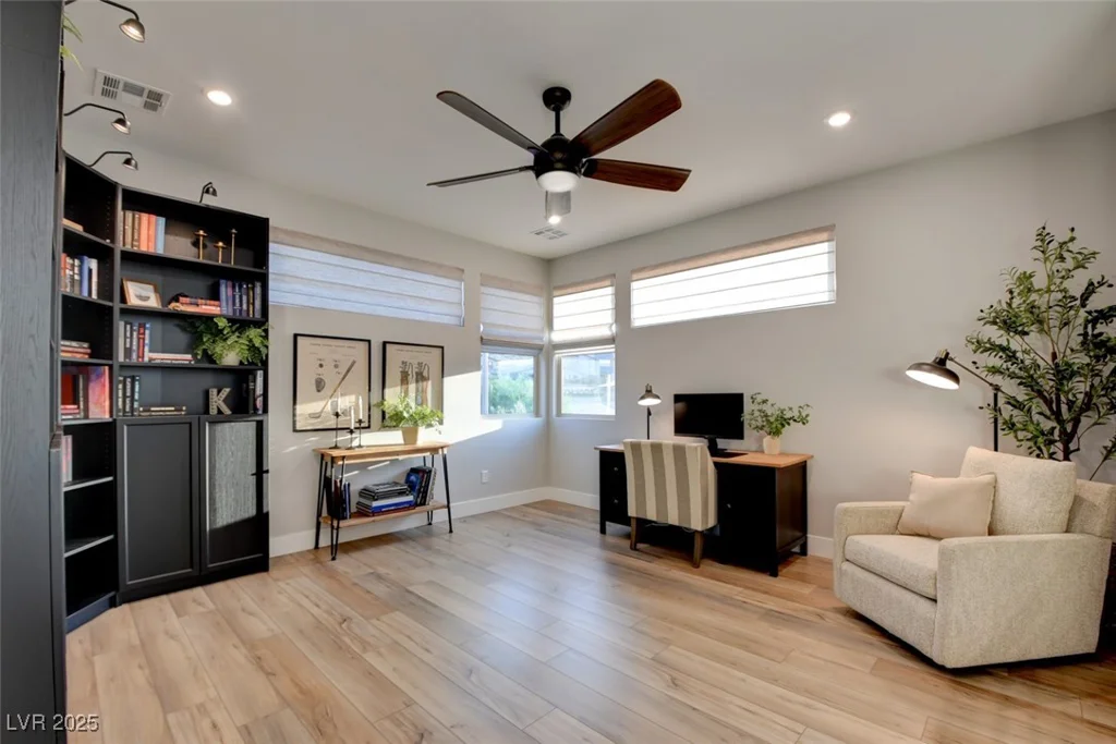 9702 Starlight Ridge, Las Vegas, NV 89148