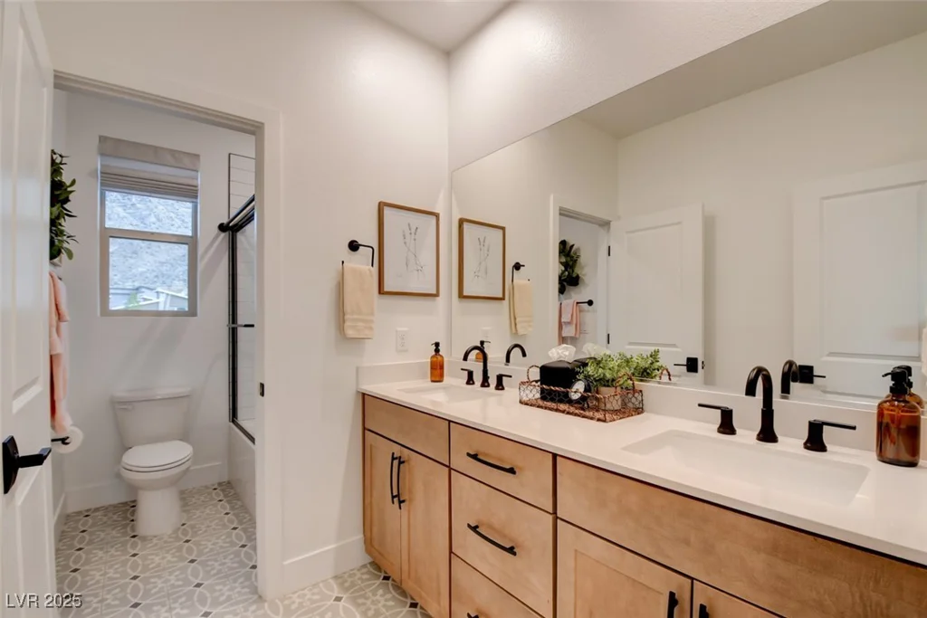 9702 Starlight Ridge, Las Vegas, NV 89148