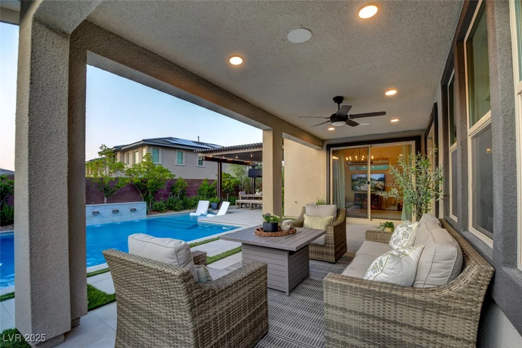 9702 Starlight Ridge, Las Vegas, NV 89148