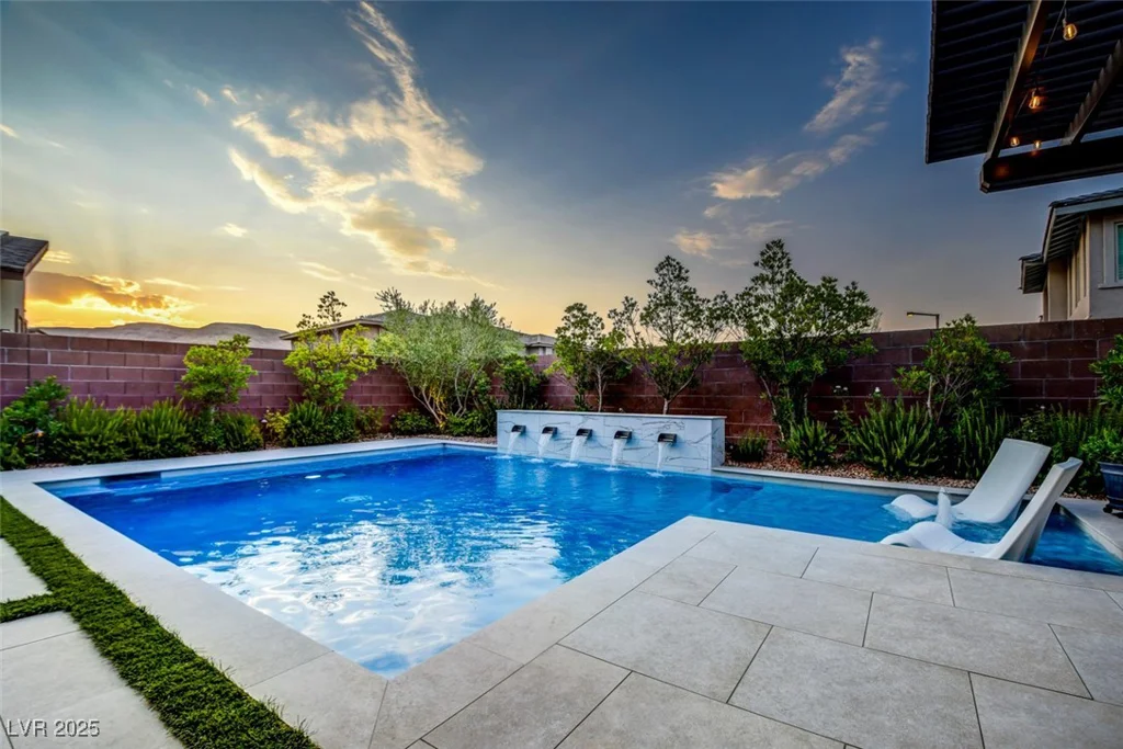 9702 Starlight Ridge, Las Vegas, NV 89148