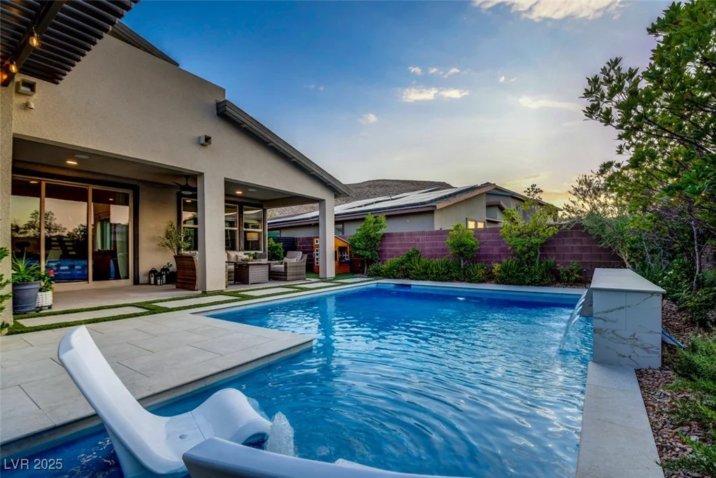 9702 Starlight Ridge, Las Vegas, NV 89148