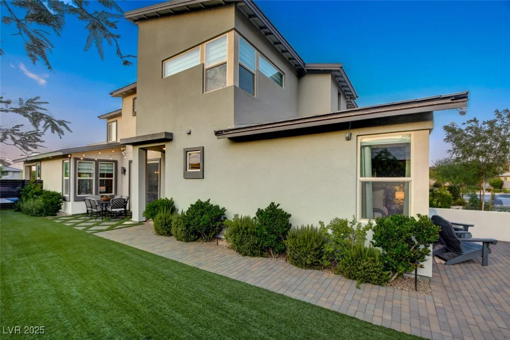 9702 Starlight Ridge, Las Vegas, NV 89148