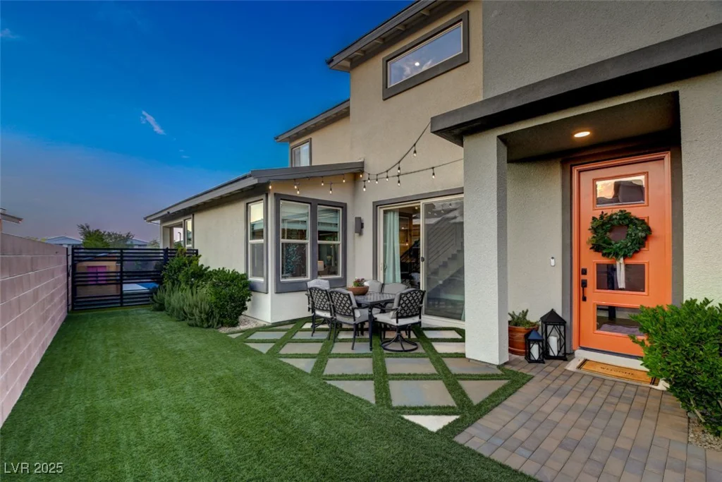 9702 Starlight Ridge, Las Vegas, NV 89148
