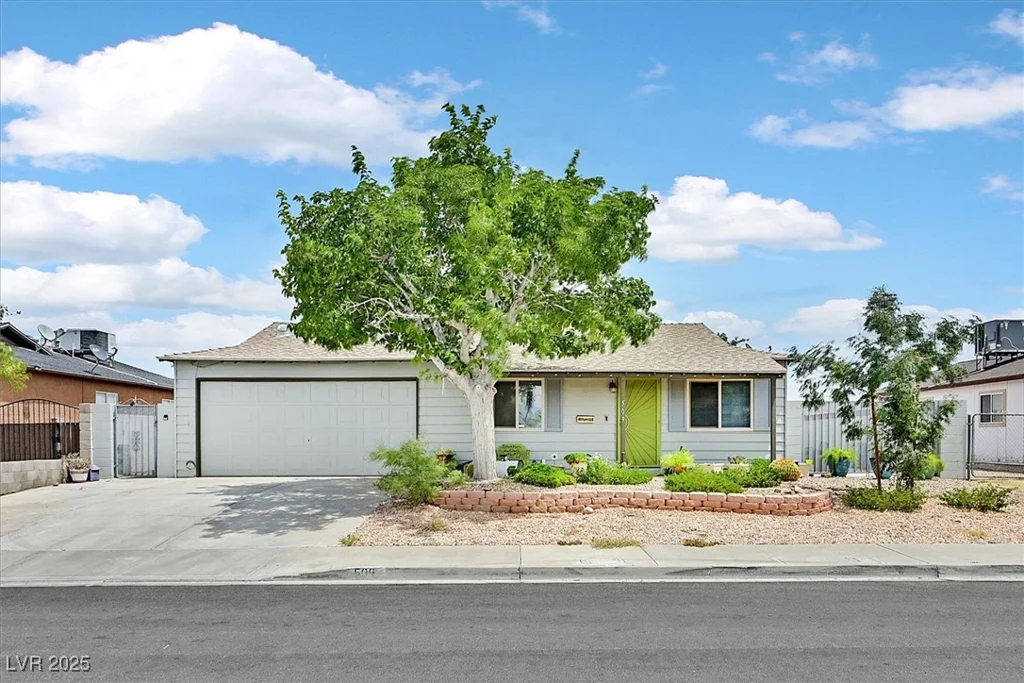 509 Greenhurst, Las Vegas, NV 89145