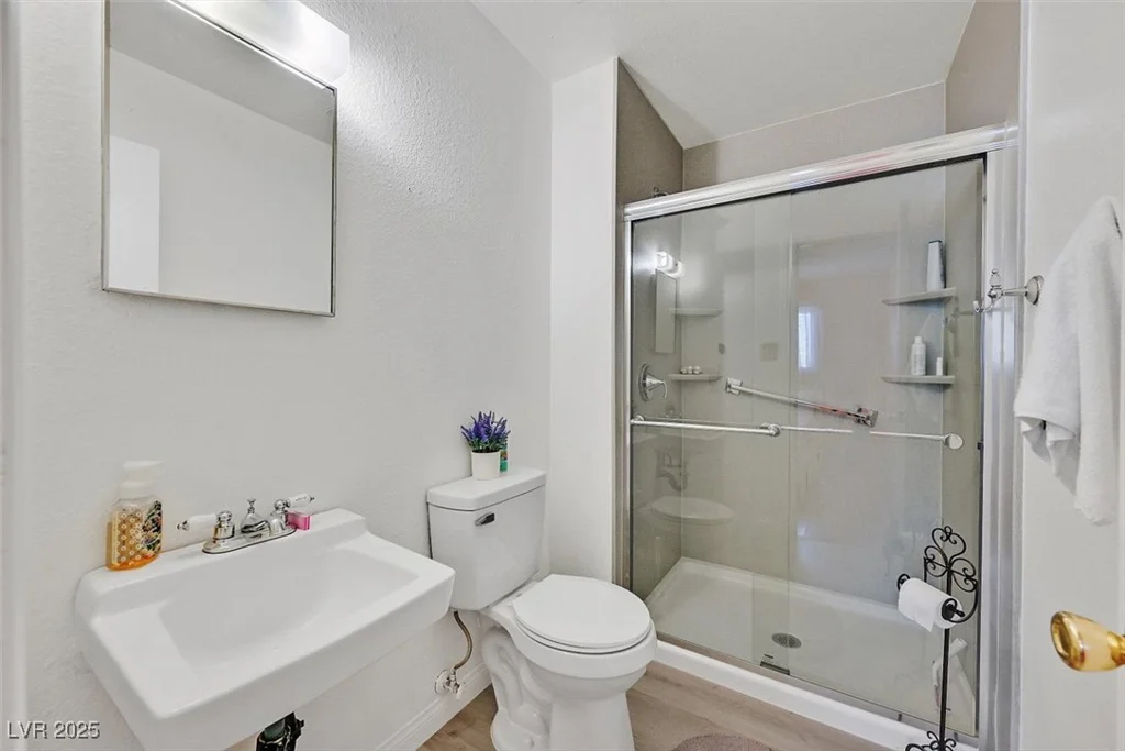 509 Greenhurst, Las Vegas, NV 89145