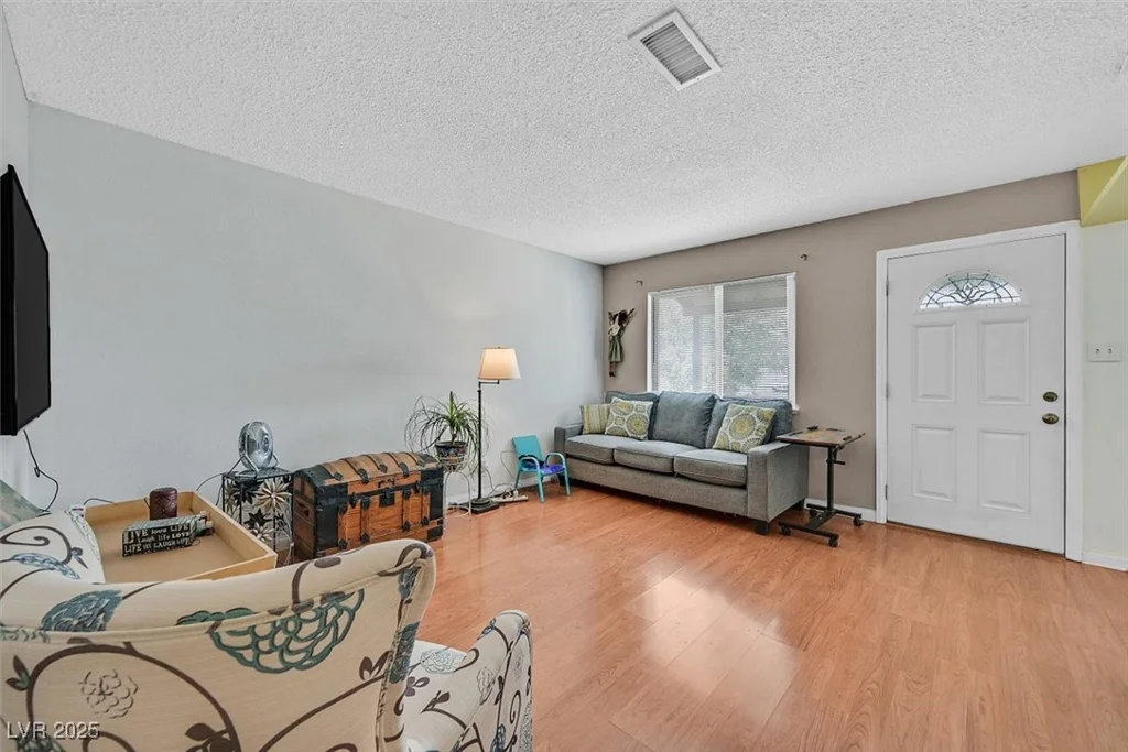 509 Greenhurst, Las Vegas, NV 89145