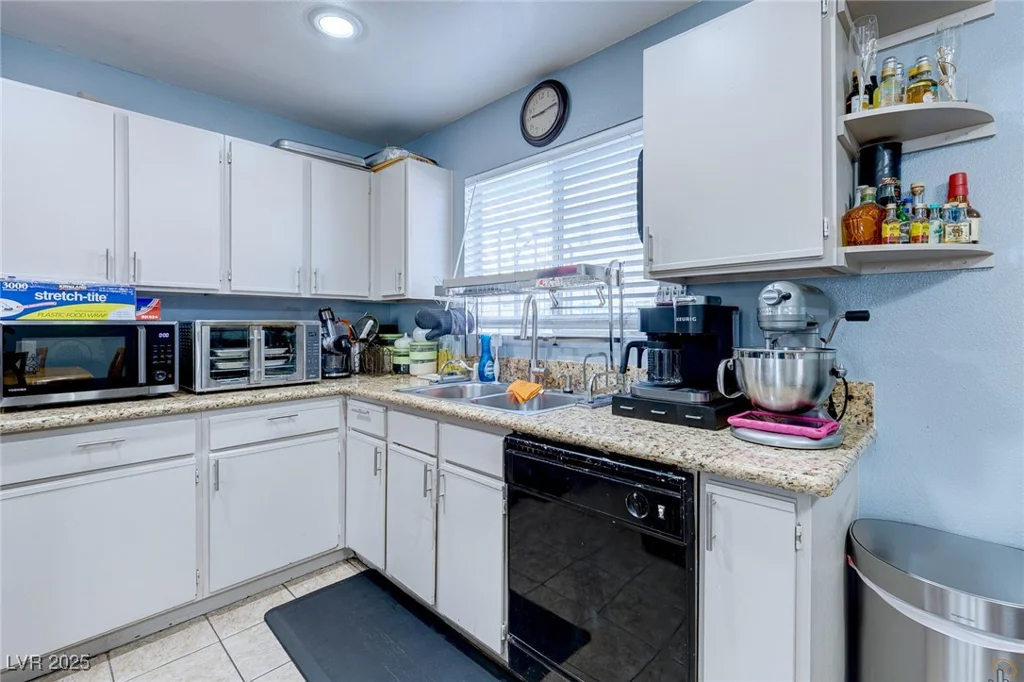 1682 Lamont, Las Vegas, NV 89115