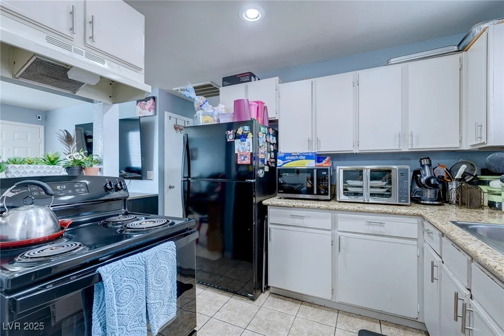 1682 Lamont, Las Vegas, NV 89115