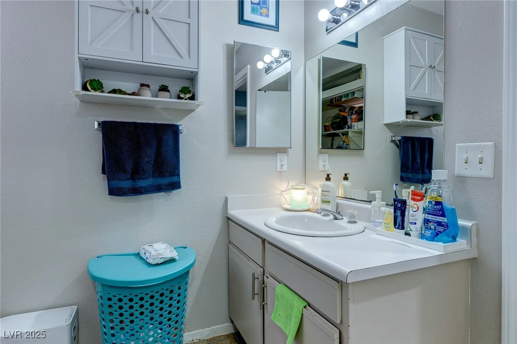 1682 Lamont, Las Vegas, NV 89115