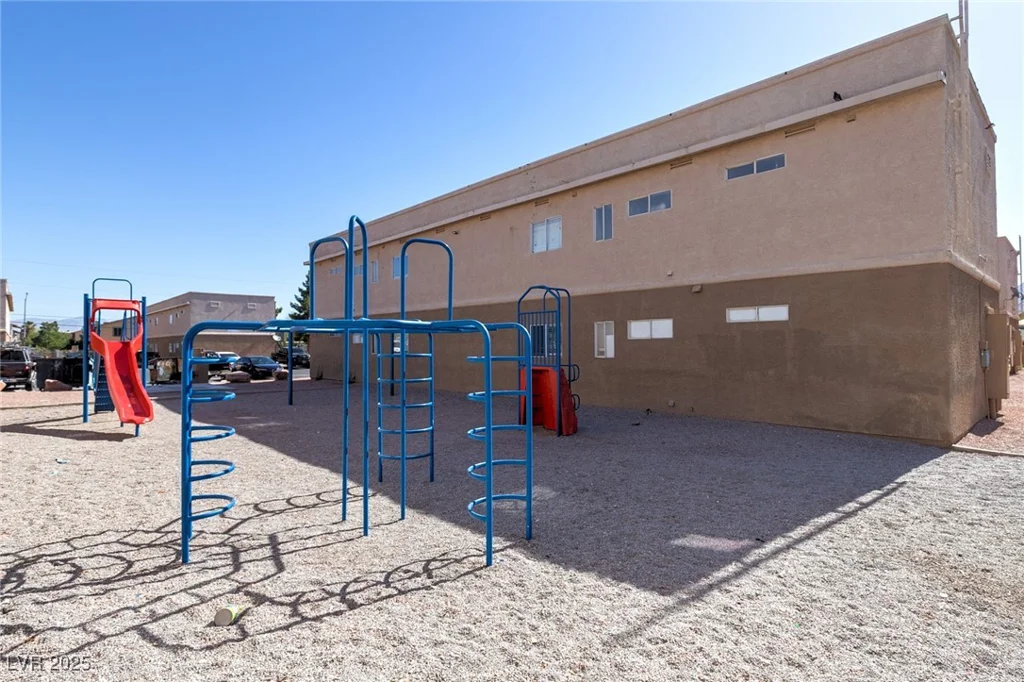 1682 Lamont, Las Vegas, NV 89115