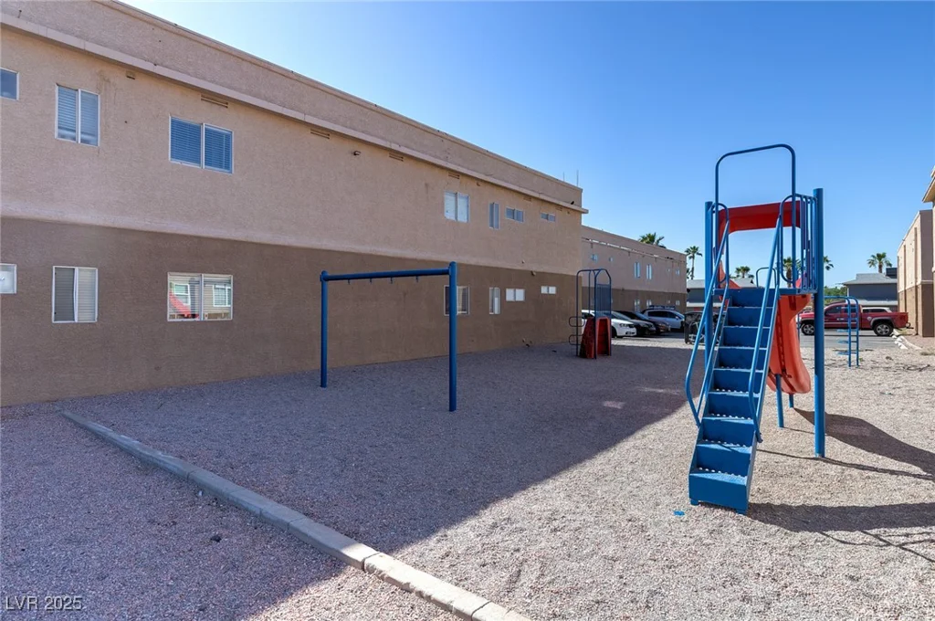 1682 Lamont, Las Vegas, NV 89115