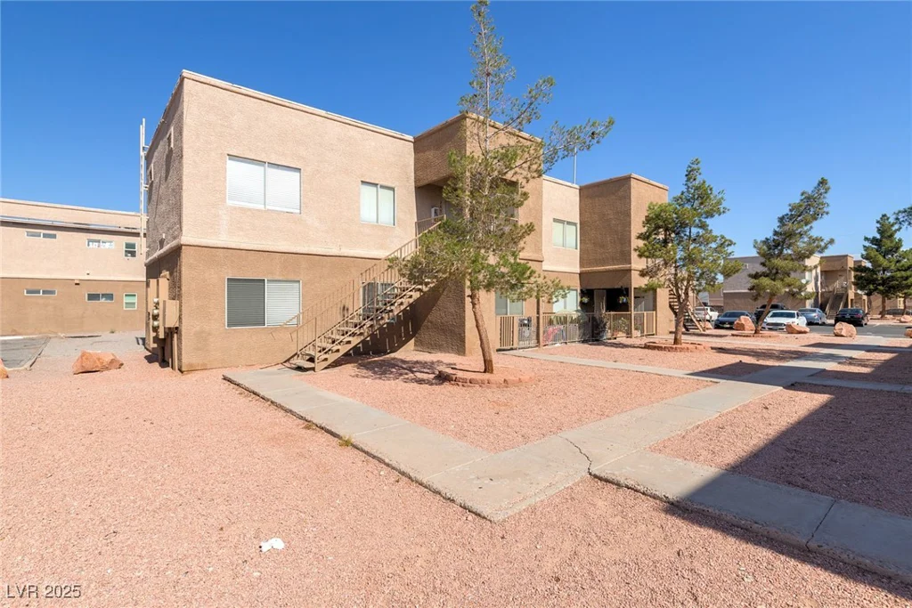 1682 Lamont, Las Vegas, NV 89115
