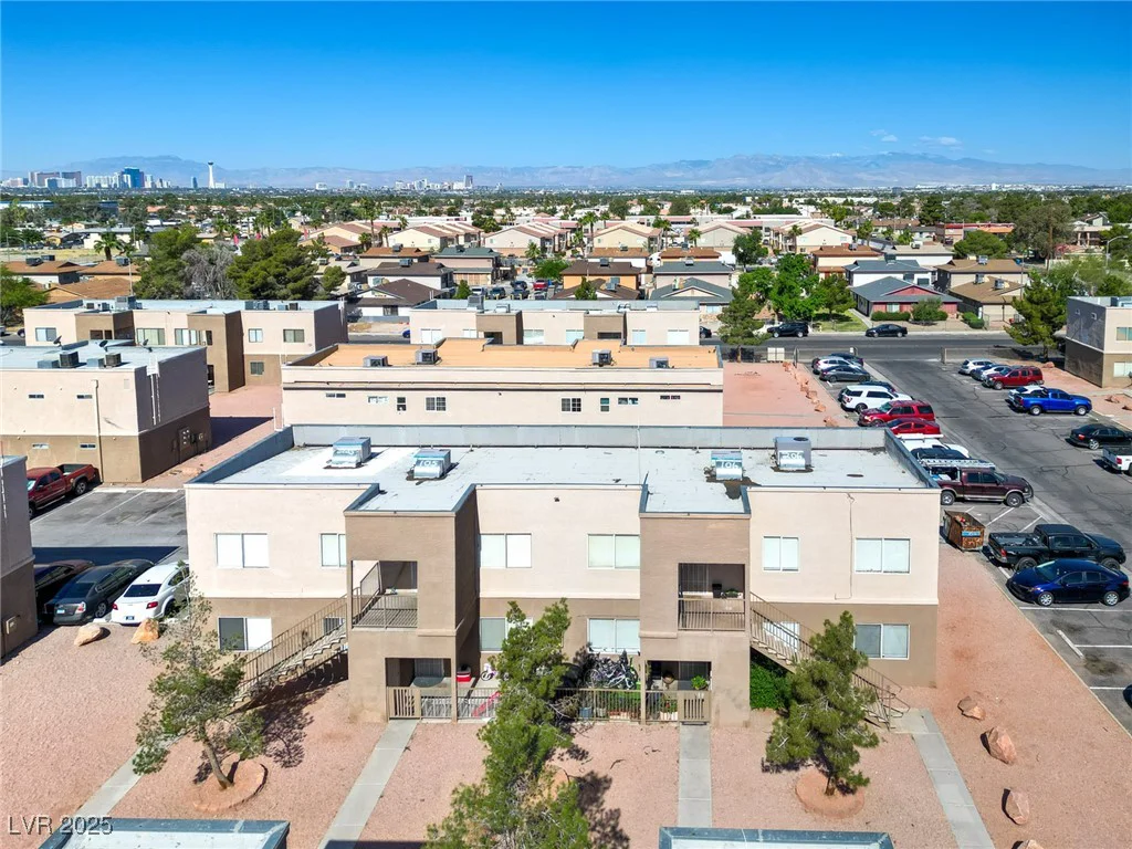 1682 Lamont, Las Vegas, NV 89115