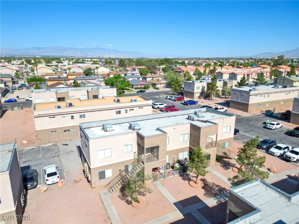 1682 Lamont, Las Vegas, NV 89115