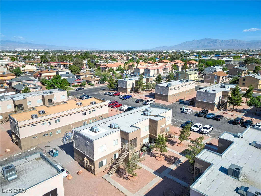 1682 Lamont, Las Vegas, NV 89115