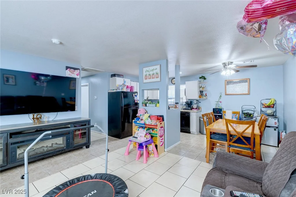 1682 Lamont, Las Vegas, NV 89115