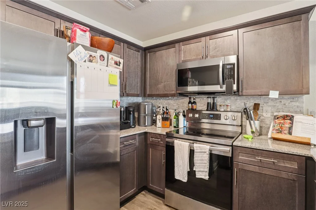 2594 Canary Yellow, North Las Vegas, NV 89086