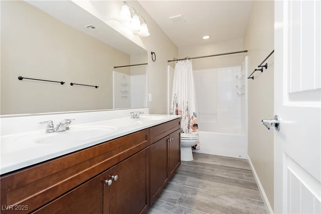 7857 Blue Lake Peak, Las Vegas, NV 89166