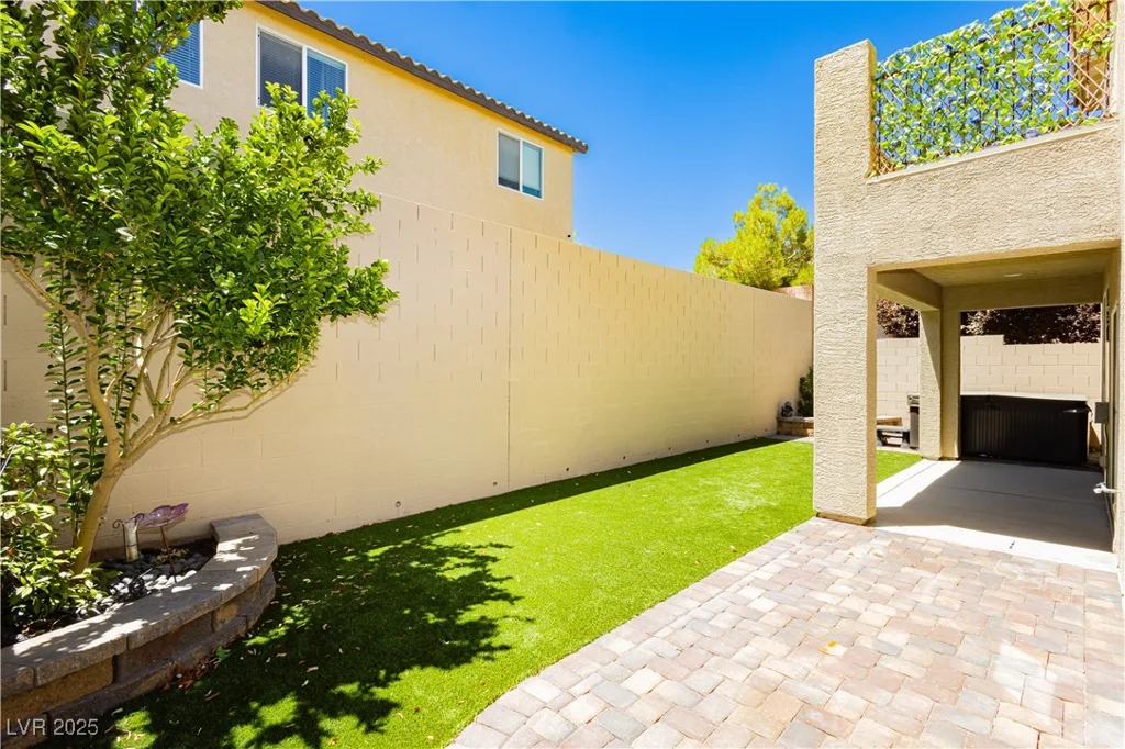 7857 Blue Lake Peak, Las Vegas, NV 89166