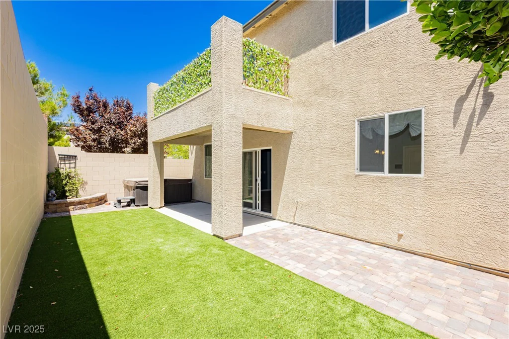 7857 Blue Lake Peak, Las Vegas, NV 89166