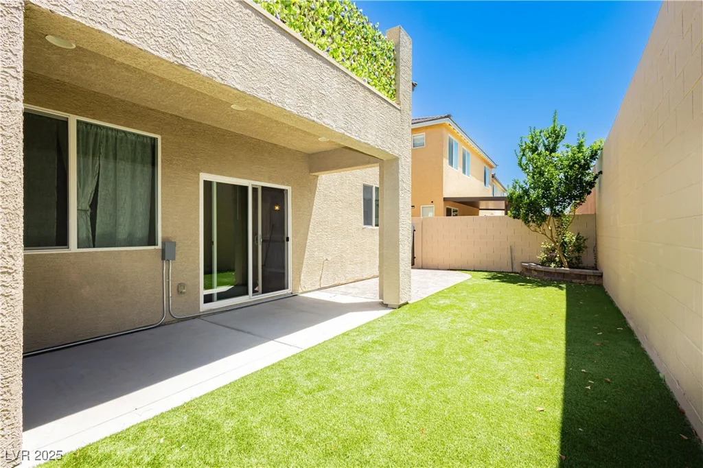 7857 Blue Lake Peak, Las Vegas, NV 89166