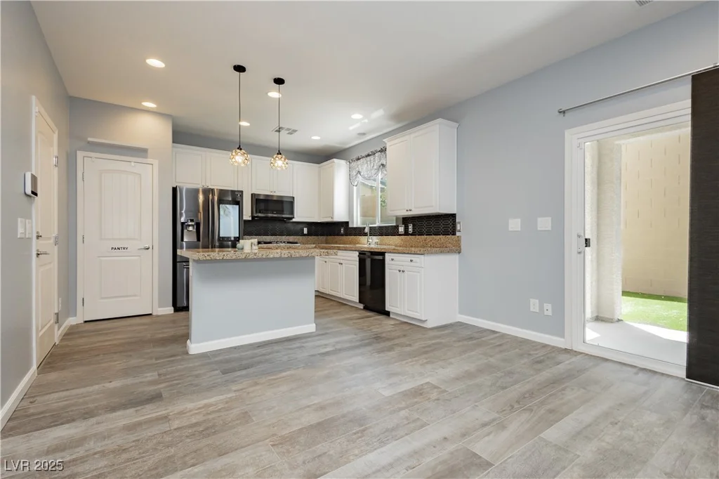 7857 Blue Lake Peak, Las Vegas, NV 89166
