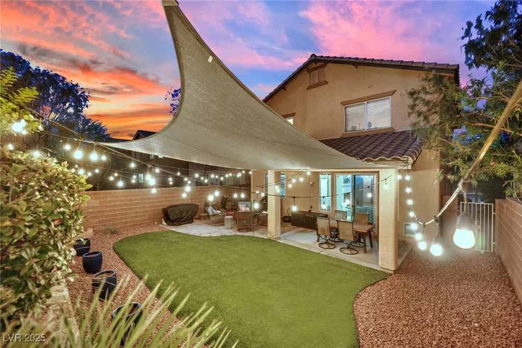 10231 Running Falls, Las Vegas, NV 89178