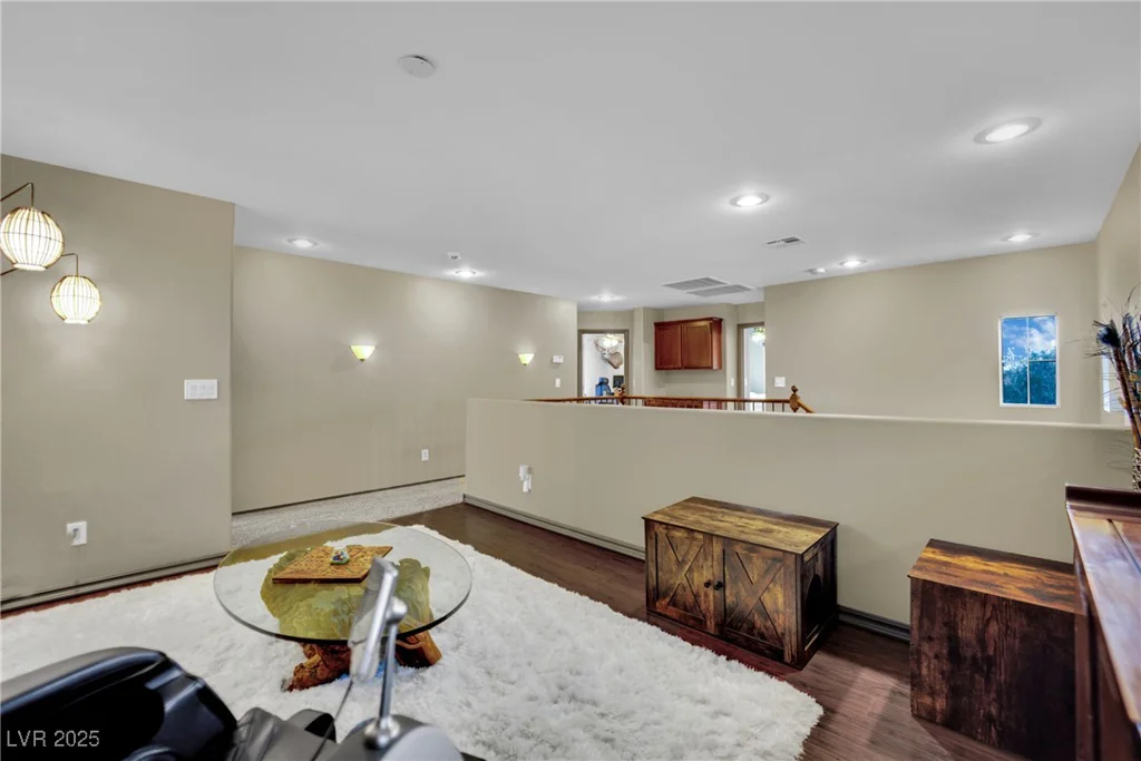 10231 Running Falls, Las Vegas, NV 89178