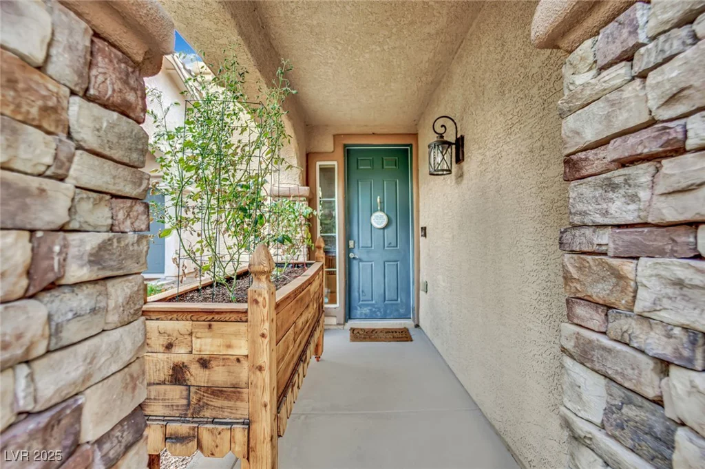 10231 Running Falls, Las Vegas, NV 89178