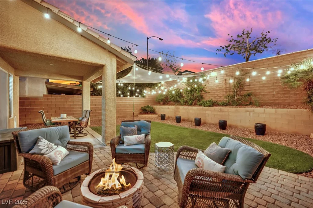 10231 Running Falls, Las Vegas, NV 89178