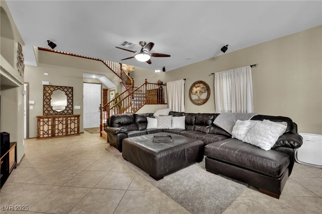 10231 Running Falls, Las Vegas, NV 89178
