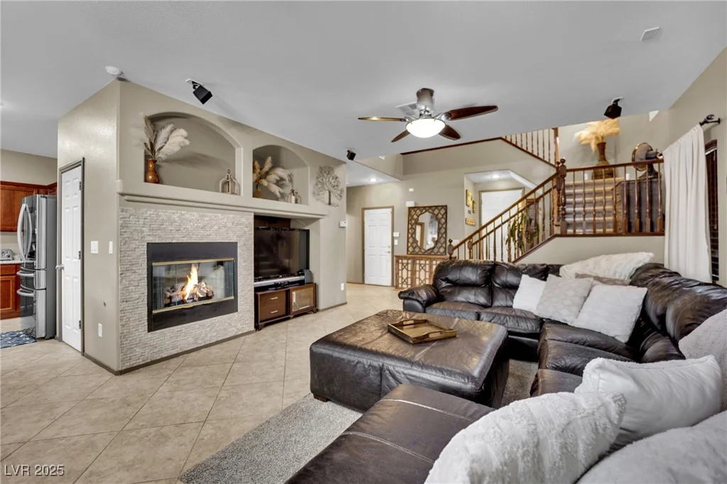 10231 Running Falls, Las Vegas, NV 89178