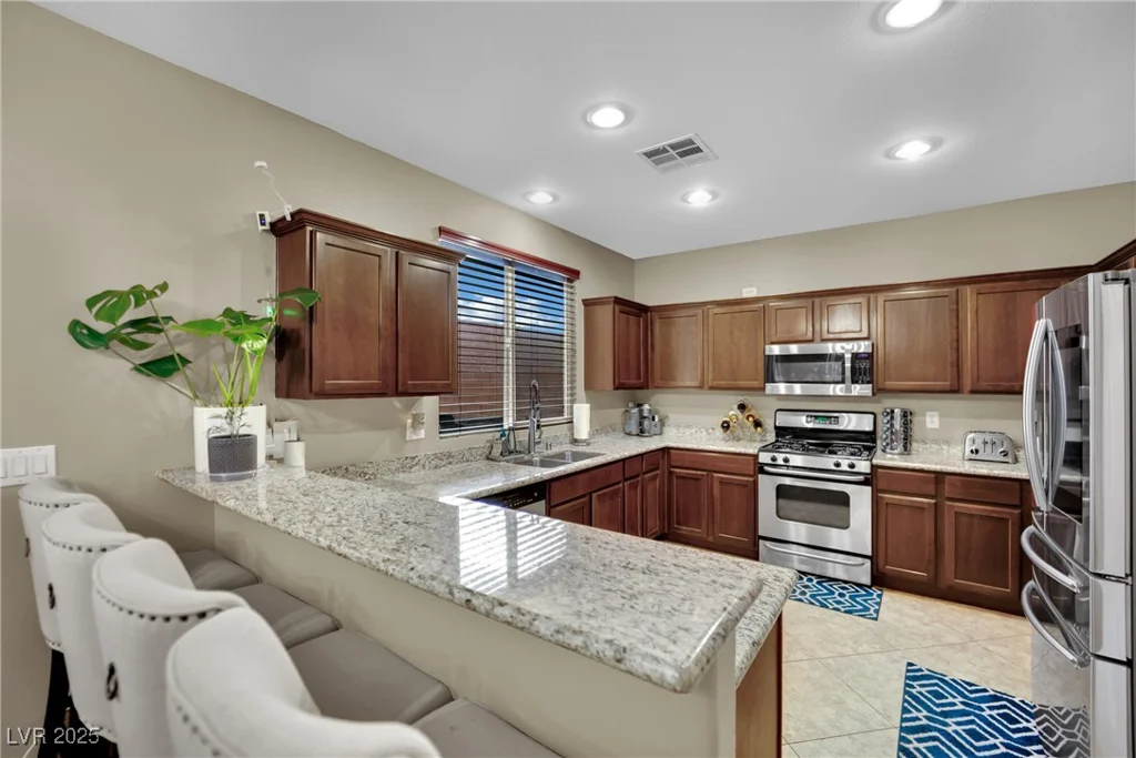 10231 Running Falls, Las Vegas, NV 89178