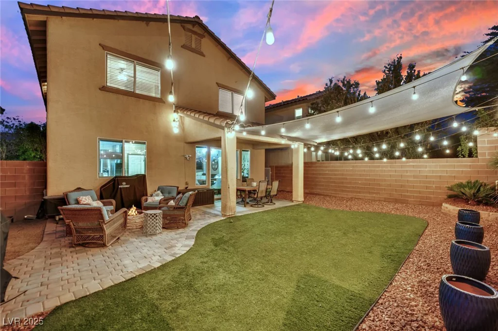 10231 Running Falls, Las Vegas, NV 89178