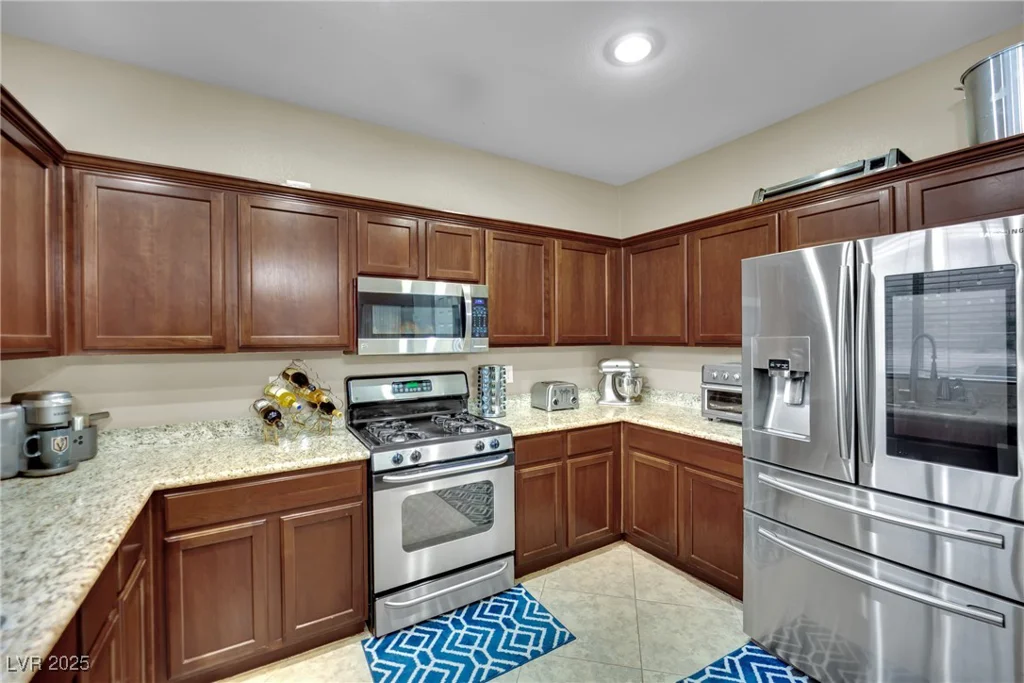 10231 Running Falls, Las Vegas, NV 89178