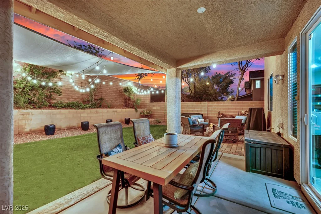 10231 Running Falls, Las Vegas, NV 89178