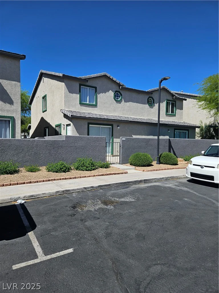 5218 Pat, Las Vegas, NV 89118