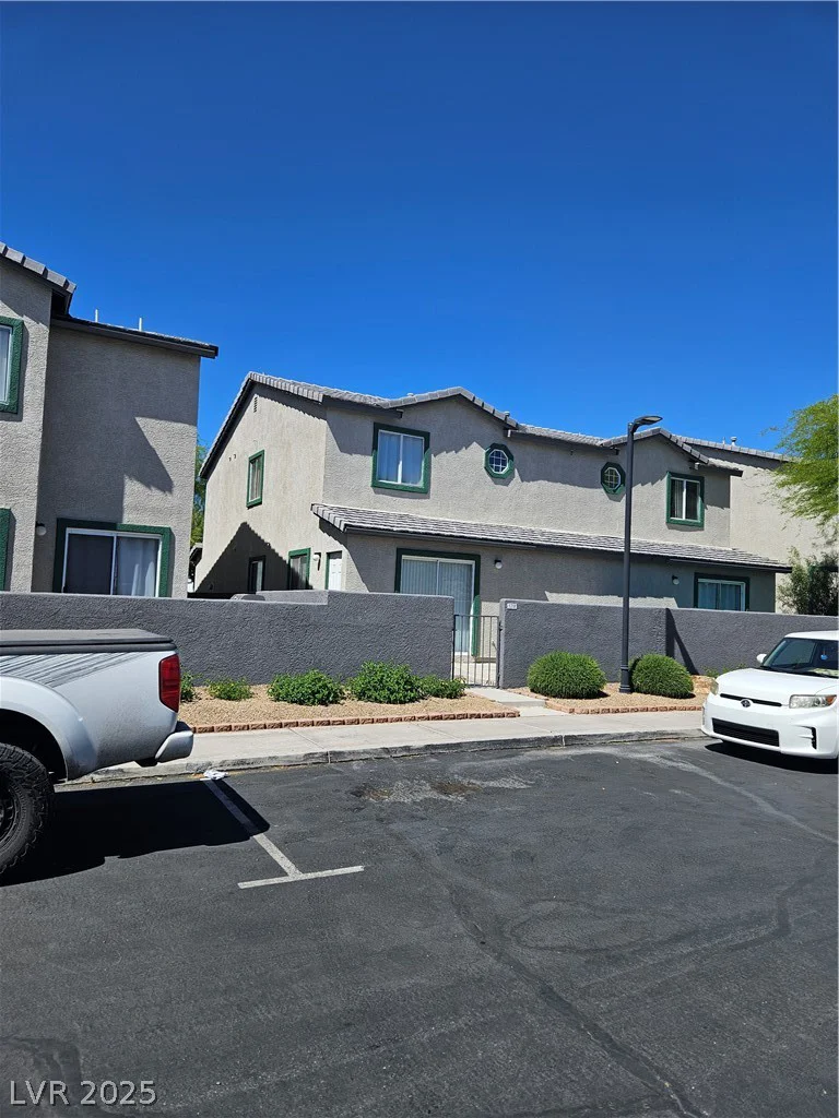 5218 Pat, Las Vegas, NV 89118