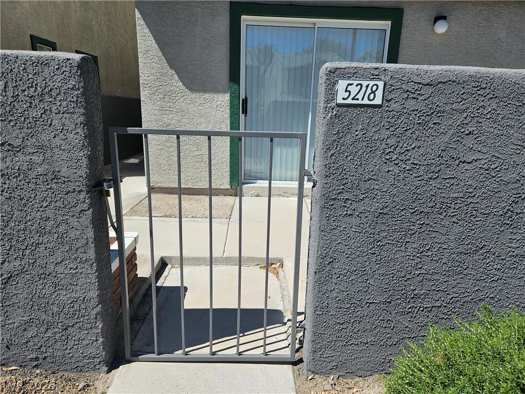 5218 Pat, Las Vegas, NV 89118
