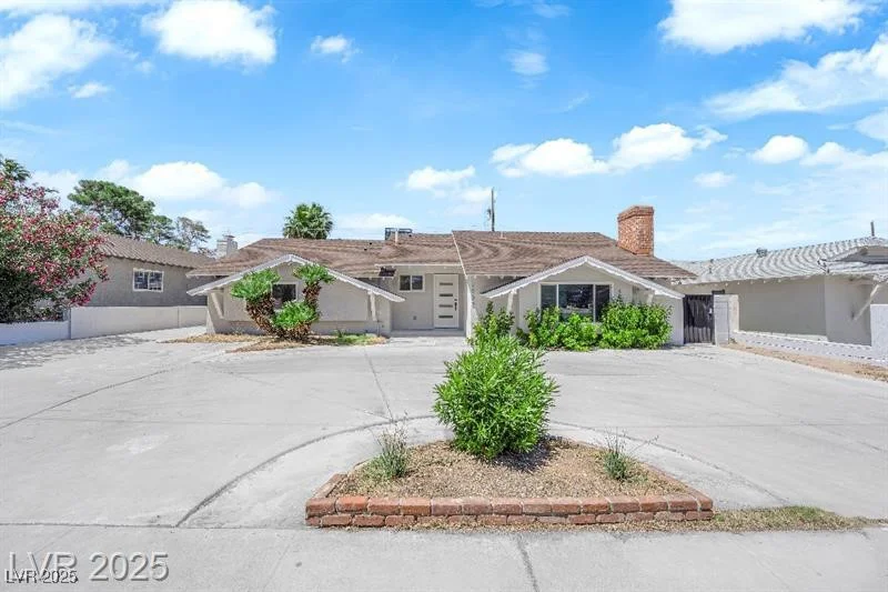 1905 Oakey, Las Vegas, NV 89104