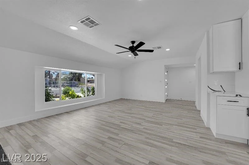 1905 Oakey, Las Vegas, NV 89104