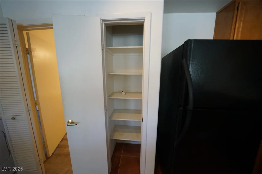 10245 Maryland, Las Vegas, NV 89183