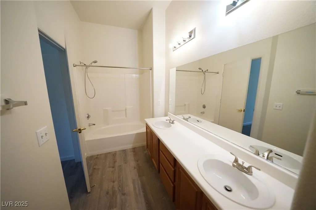 10245 Maryland, Las Vegas, NV 89183