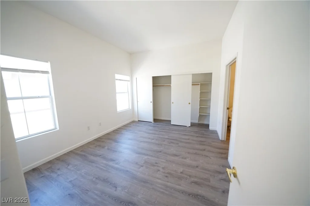 10245 Maryland, Las Vegas, NV 89183