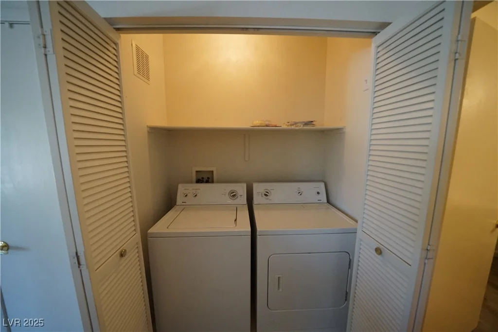 10245 Maryland, Las Vegas, NV 89183